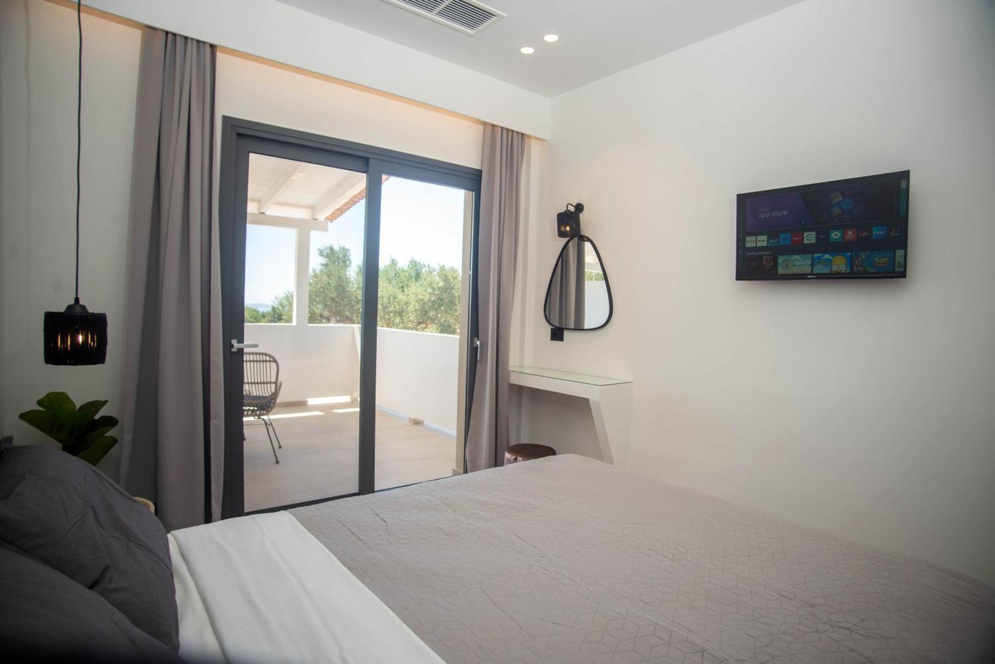 Marea Luxury Suites - Tramontana Koríthion Exteriör bild