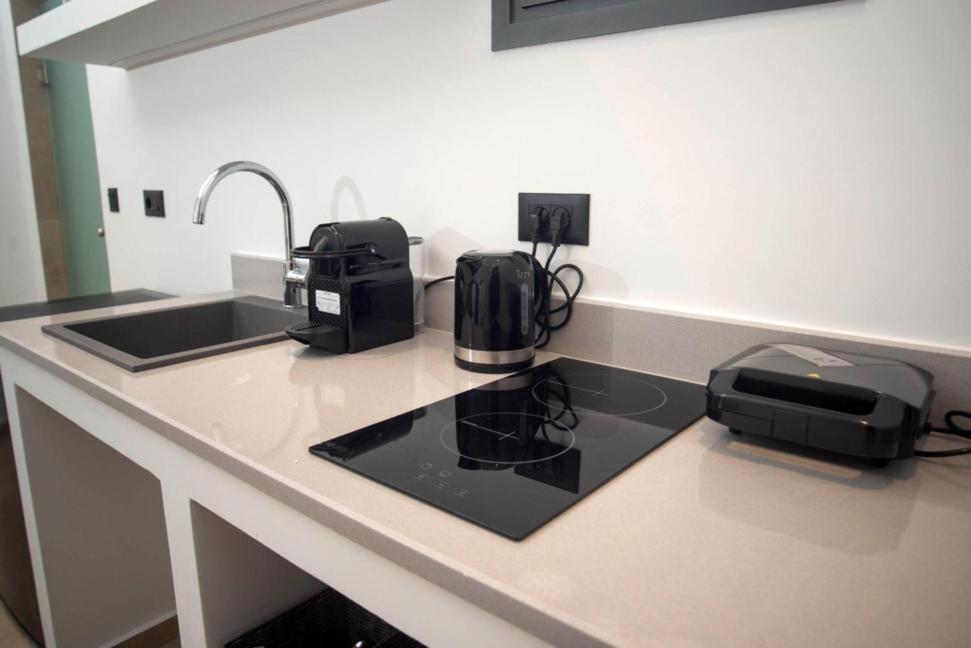 Marea Luxury Suites - Tramontana Koríthion Exteriör bild