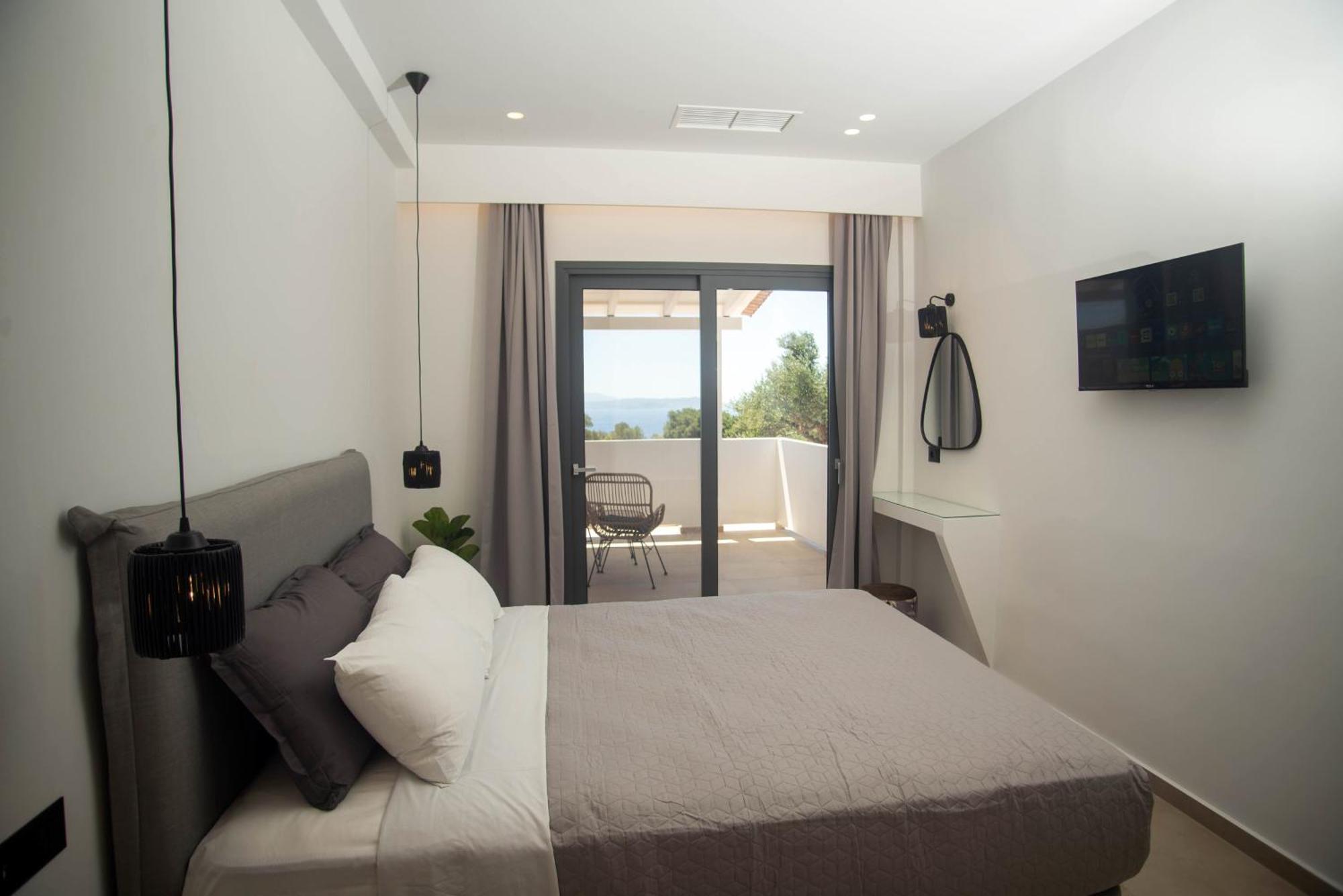 Marea Luxury Suites - Tramontana Koríthion Exteriör bild